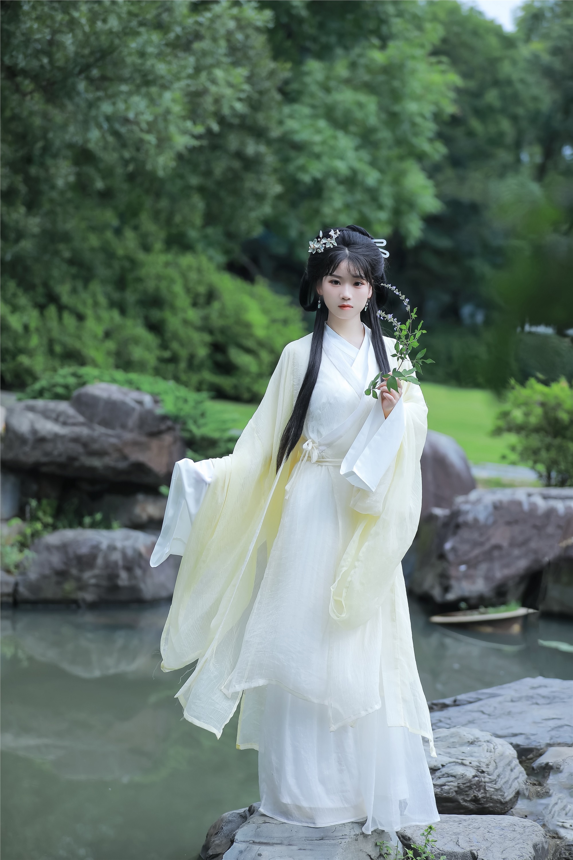 YITUYU艺图语 2025.01.20 关山渡 周周Ay